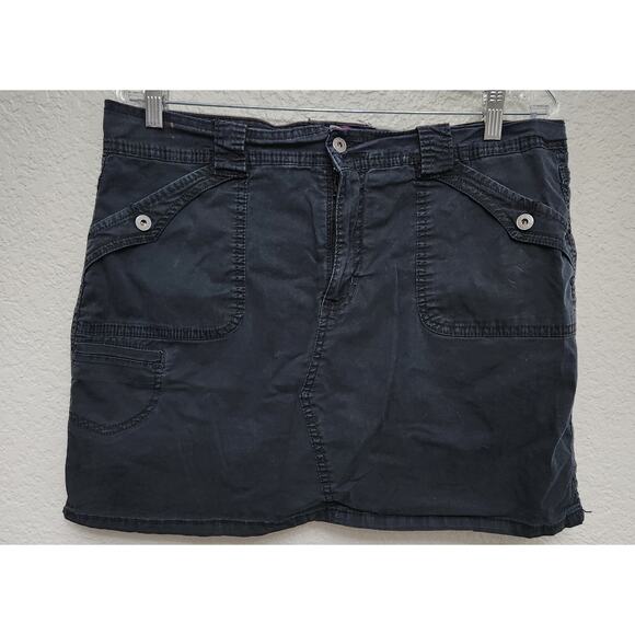 Gloria Vanderbilt Black Flat Front Slashed Pockets Skorts 14 Lightweight Soft - Picture 1 of 5